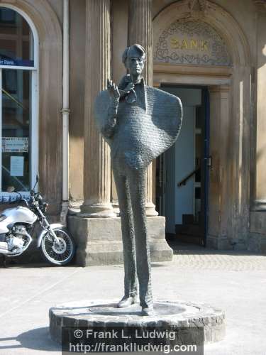 Yeats Statue